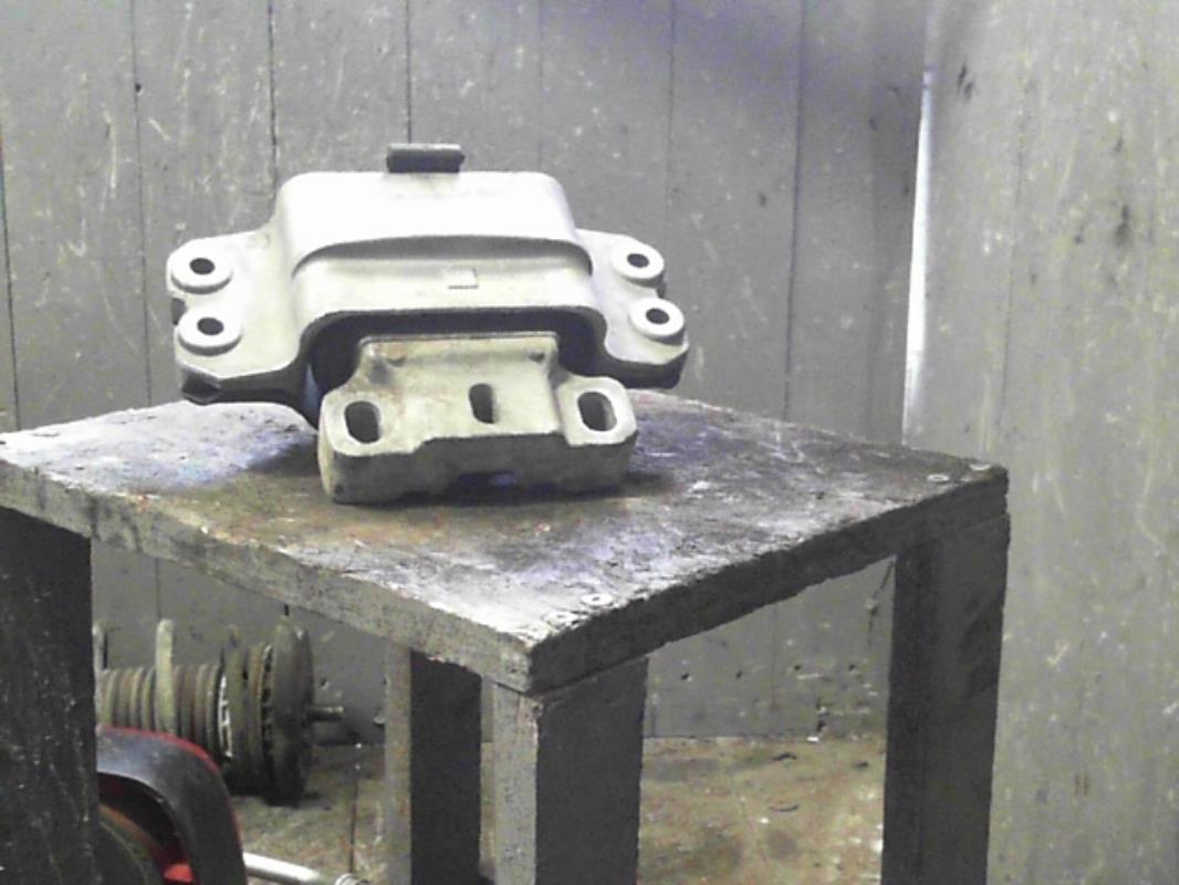 Support moteur VOLKSWAGEN GOLF 5 Diesel - 1