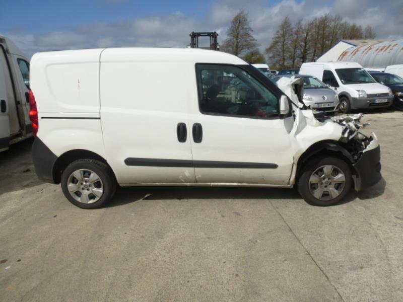 Image Feu arriere principal gauche (feux) - FIAT DOBLO 2
