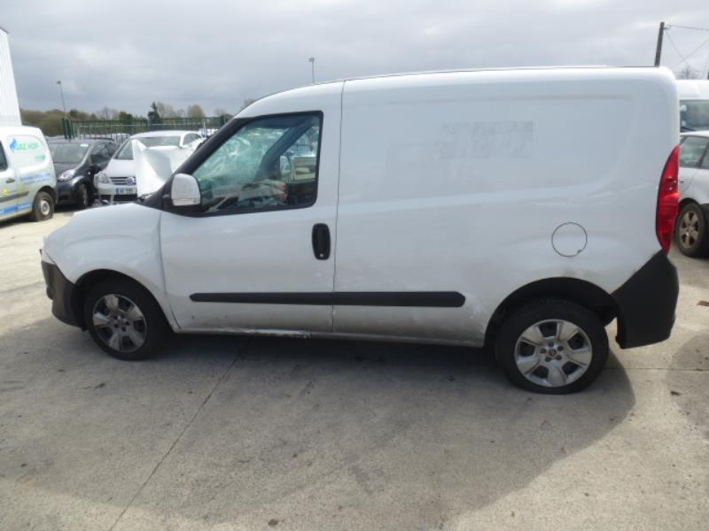 Image Feu arriere principal gauche (feux) - FIAT DOBLO 2