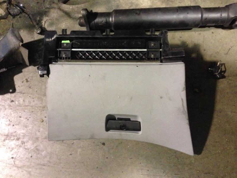 Boite a gants BMW SERIE 3 E46 PHASE 2 Diesel - 1