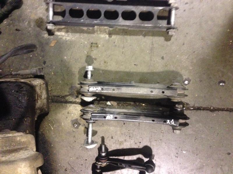 Braccio sospensione superiore posteriore destro BMW X1 E84 PHASE 1  - 1