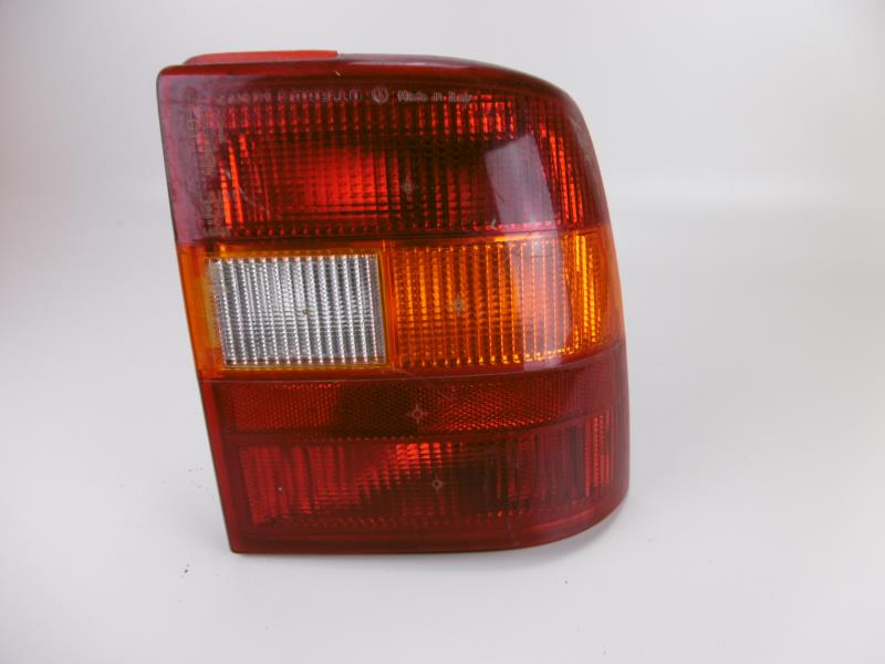Fanale posteriore principale destro (luci) OPEL VECTRA B PHASE 2 BREAK  - 1