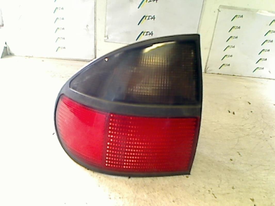 Fanale posteriore principale sinistro (luci) RENAULT LAGUNA 1 PHASE 1 Diésel - 1