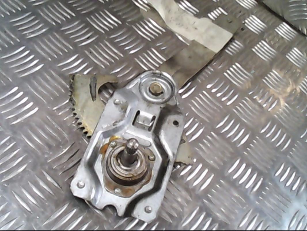 Alzacristalli manuale posteriore destro FORD FIESTA 3 PHASE 2 Diésel - 1