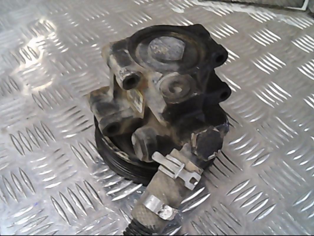 Pompe de direction FORD FOCUS 1 Essence - 1
