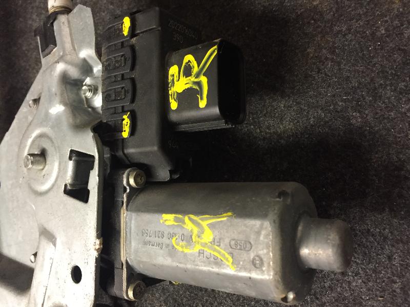 Leve vitre electrique avant gauche FORD FOCUS 1 BREAK Diesel - 1