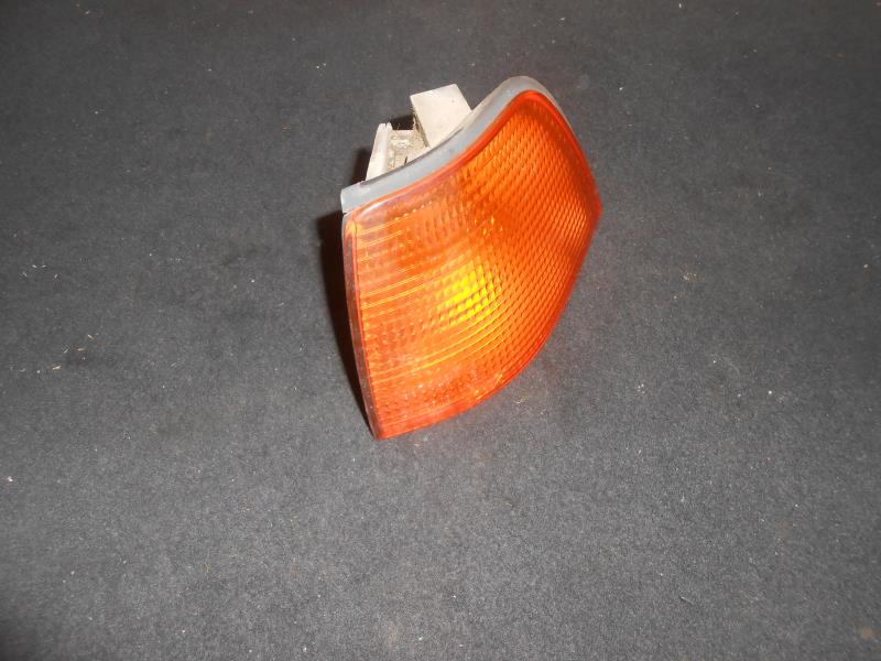 Optique avant secondaire gauche (feux)(clignotant) BMW SERIE 3 E36 COMPACT Essence - 1