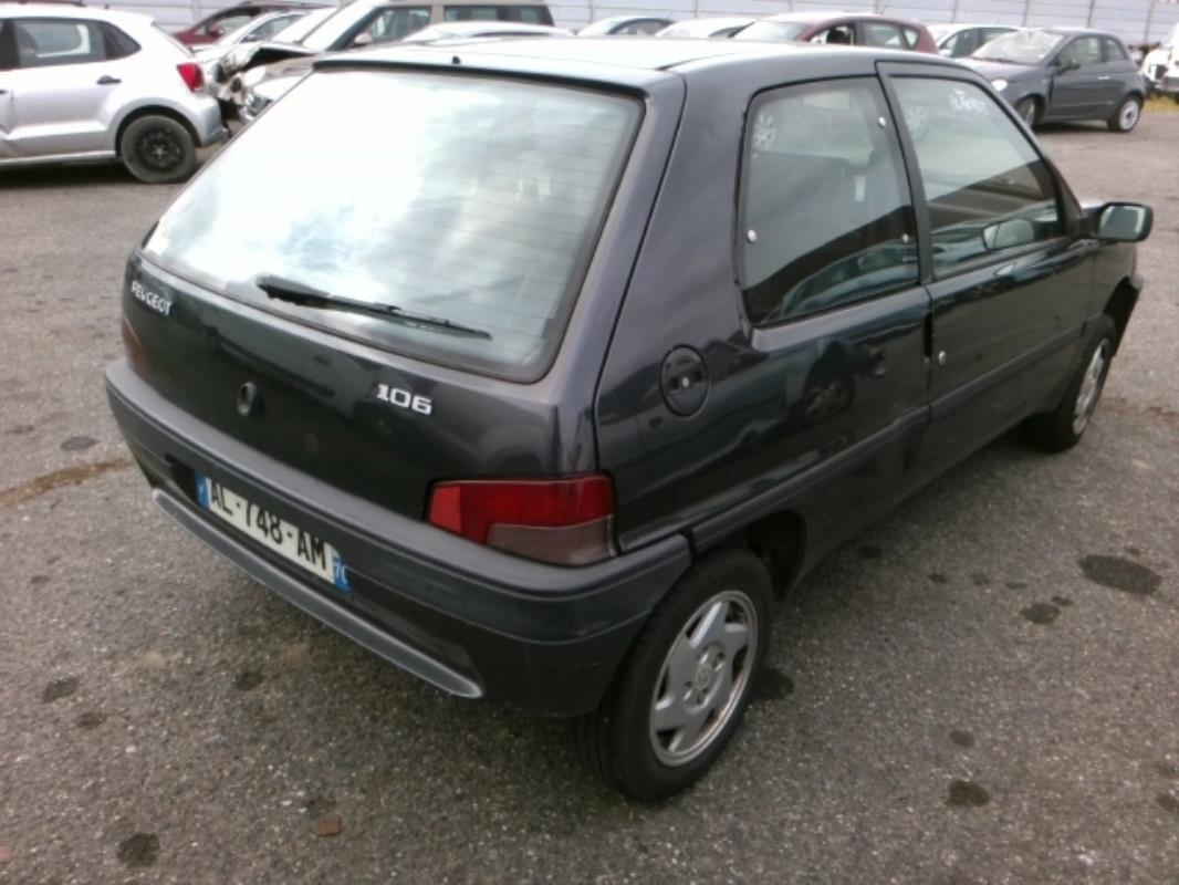 Image Feu arriere principal gauche (feux) - PEUGEOT 106