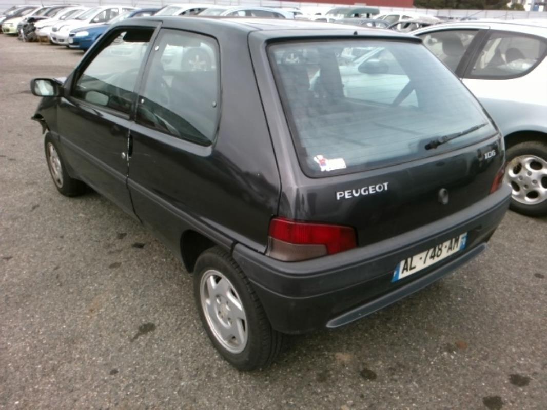 Image Feu arriere principal gauche (feux) - PEUGEOT 106