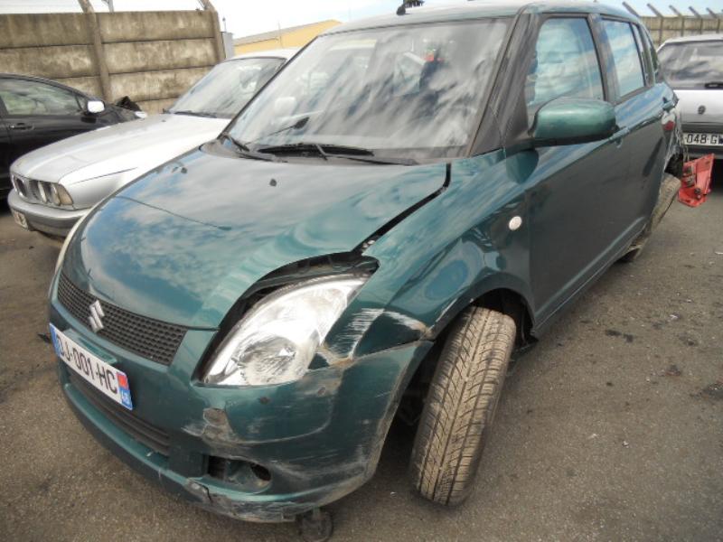 Vitre arriere gauche SUZUKI SWIFT 3 Essence - 1