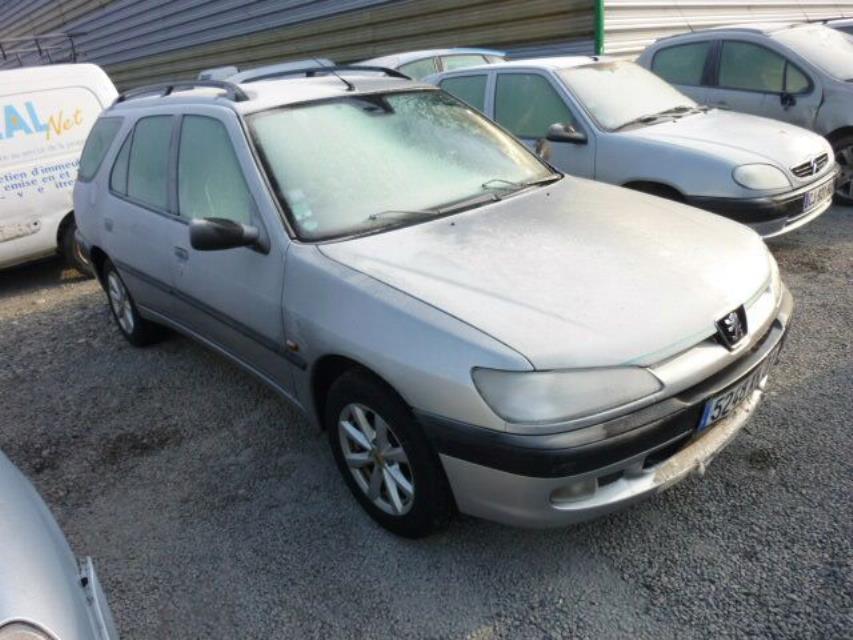 Fusee avant gauche PEUGEOT 306 BREAK Diesel - 1
