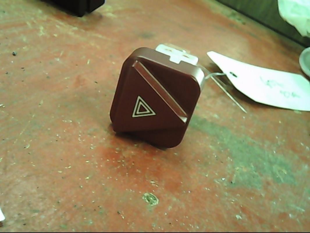 Bouton de warning PEUGEOT 407 PHASE 1 Diesel - 1