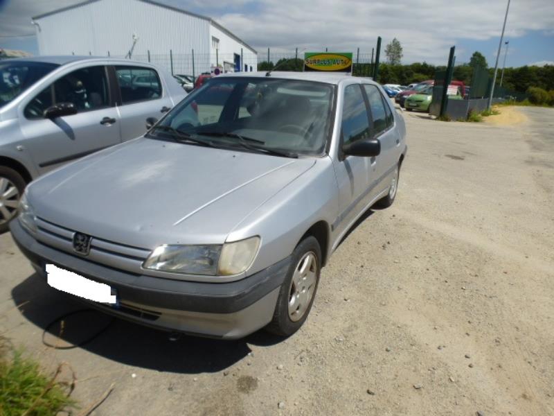 Image Feu arriere principal droit (feux) - PEUGEOT 306