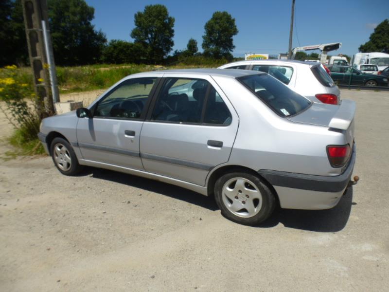Image Feu arriere principal droit (feux) - PEUGEOT 306