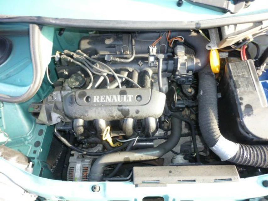 Changer un radiateur de refroidissement moteur sur Twingo 1