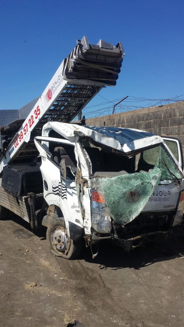 Image Serrure avant gauche - NISSAN CABSTAR 1