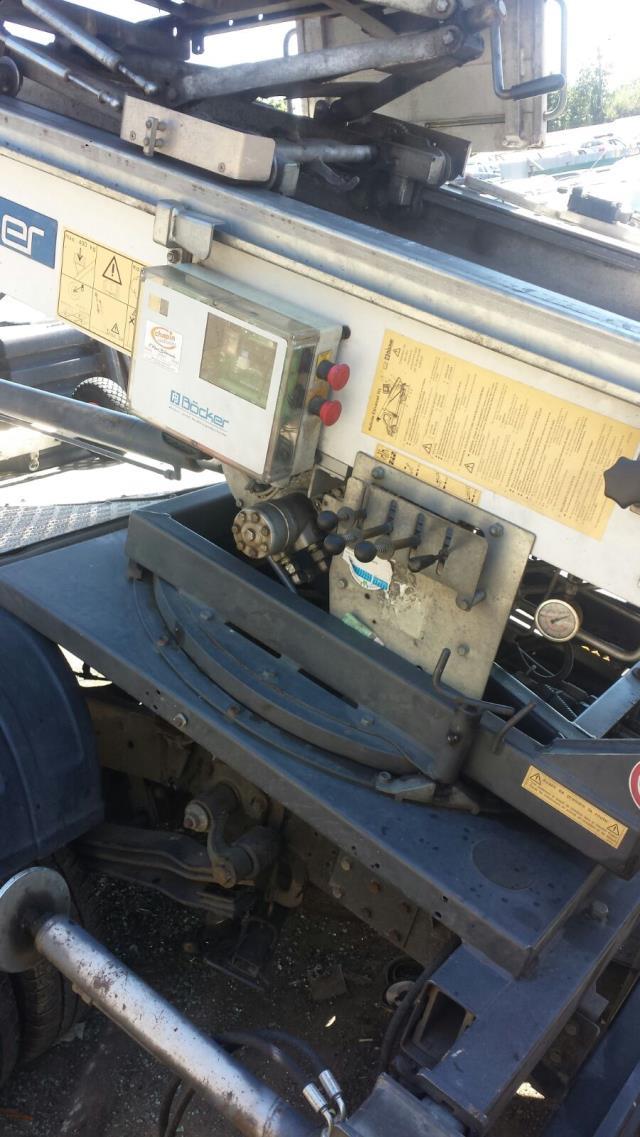 Image Serrure avant gauche - NISSAN CABSTAR 1