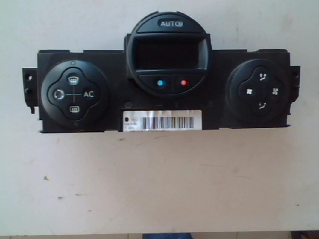 Commande De Chauffage Pour RENAULT MEGANE 2 Phase 1 - 7701208976