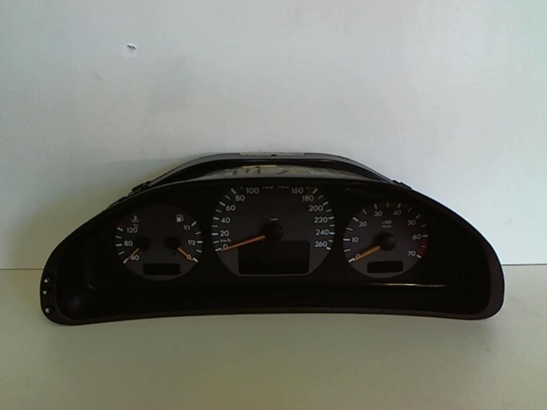 Image Compteur - MERCEDES CLASSE E 210