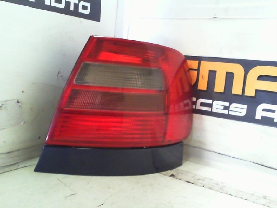 Fanale posteriore principale destro (luci) AUDI A4 1 PHASE 1 Diésel - 1