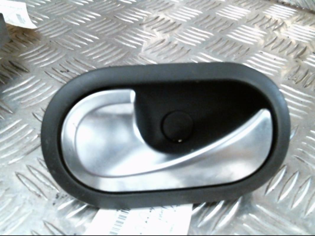 Maniglia interna anteriore sinistra RENAULT CLIO 3 PHASE 1 Gasolina - 1