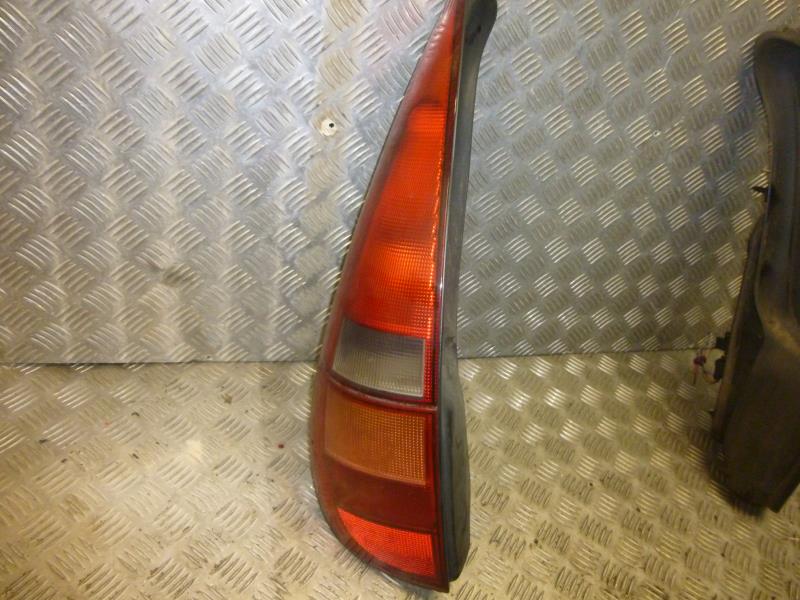 Fanale posteriore principale sinistro (luci) RENAULT LAGUNA 1 PHASE 2 BREAK Diésel - 1