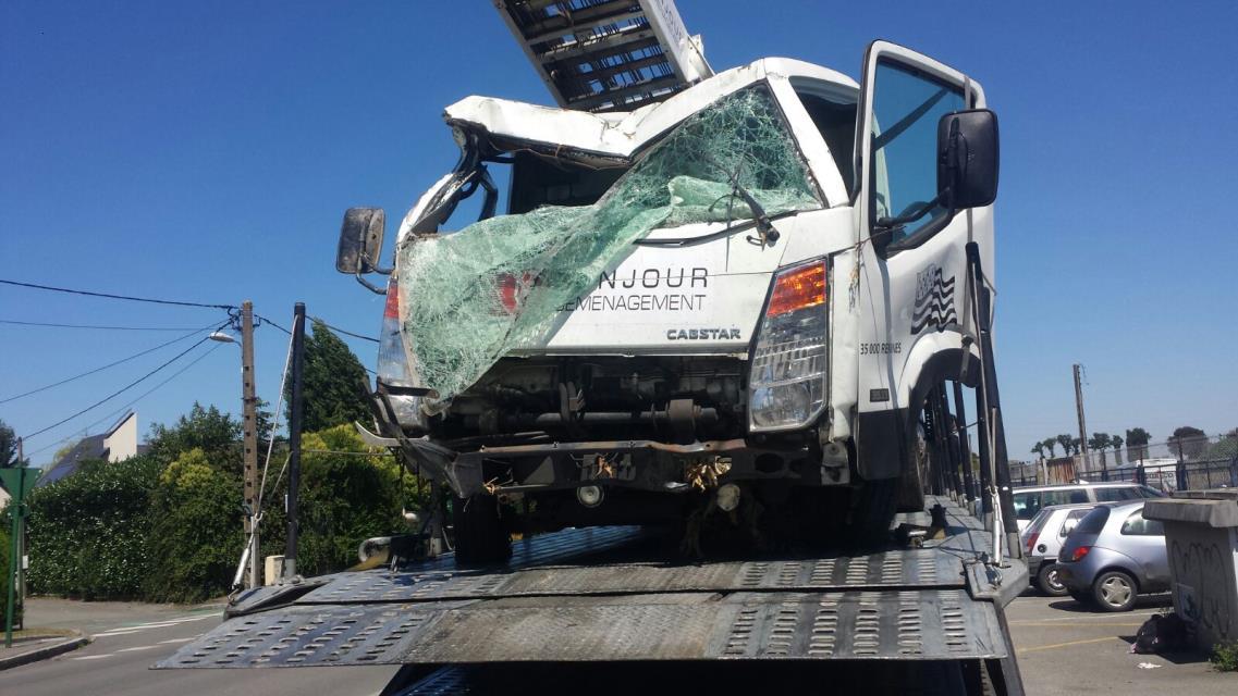 Image Serrure avant gauche - NISSAN CABSTAR 1