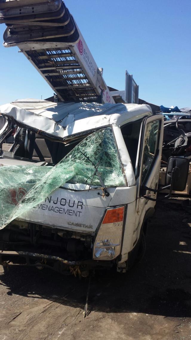 Image Serrure avant gauche - NISSAN CABSTAR 1