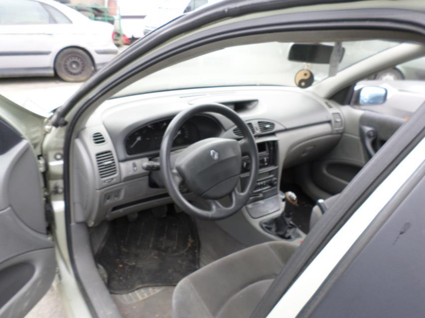 Image Feu arriere principal droit (feux) - RENAULT LAGUNA 2