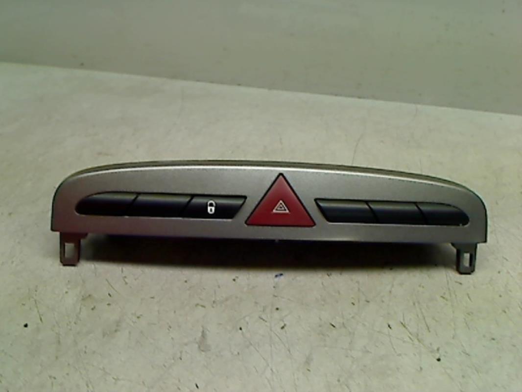 Bouton de warning PEUGEOT 308 1 SW PHASE 1 BREAK Diesel - 1