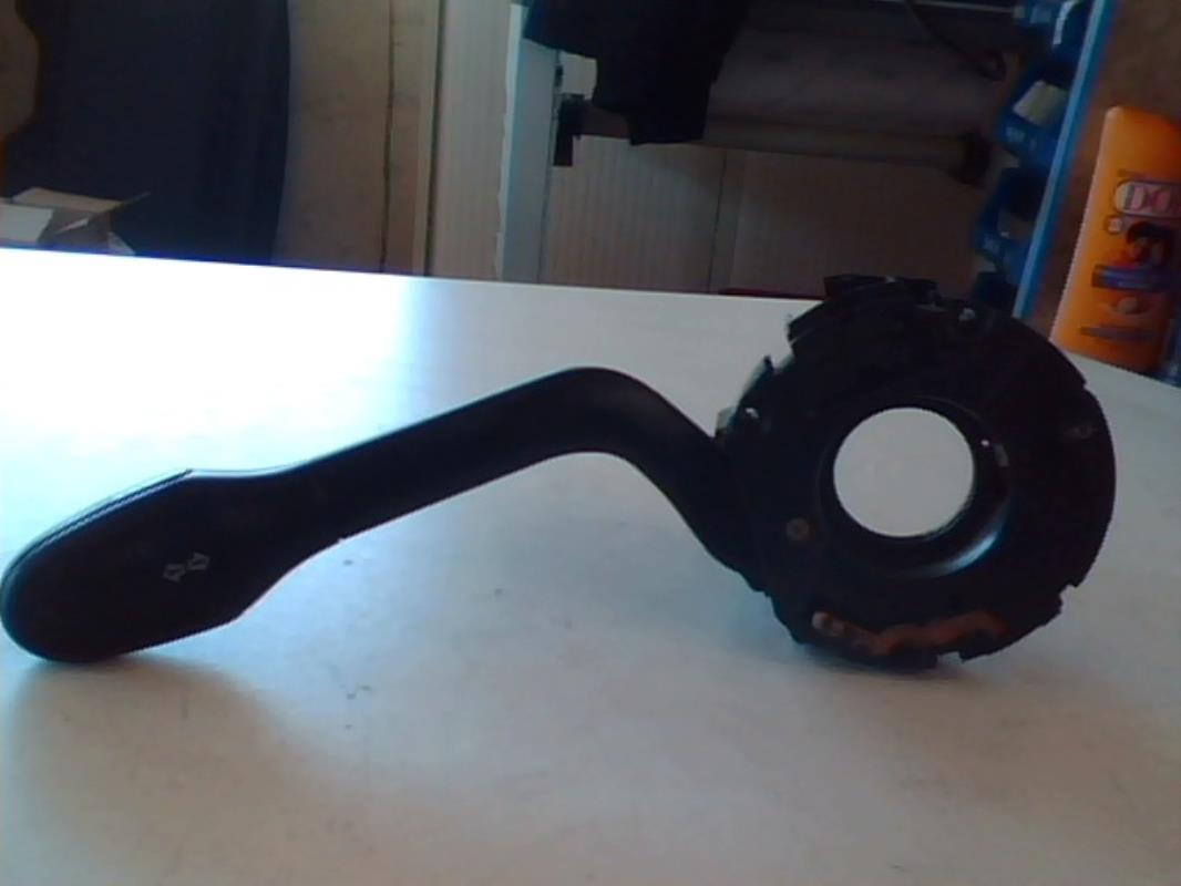 Commodo phare VOLKSWAGEN POLO 3 PHASE 1 Essence - 1
