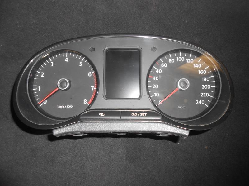 Compteur VOLKSWAGEN POLO 5 PHASE 1 Essence - 1