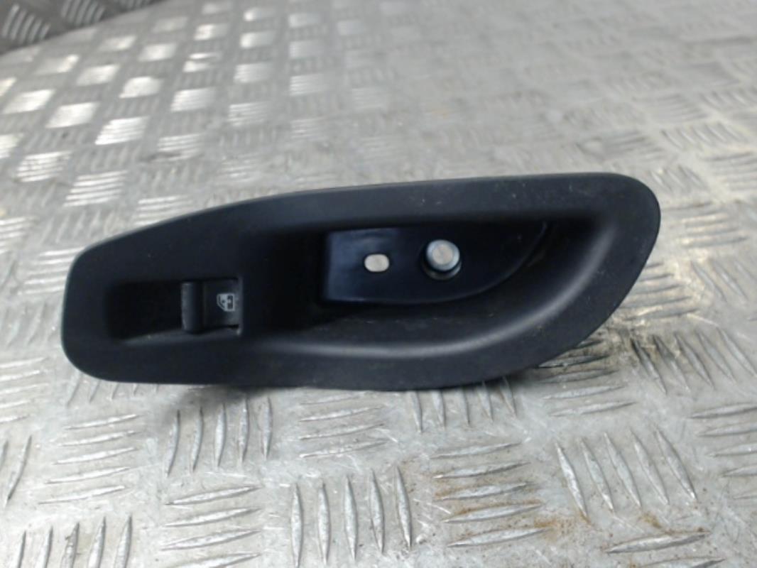 Interruttore lavacristalli posteriore destro FIAT 500X PHASE 1 Gasolina - 1