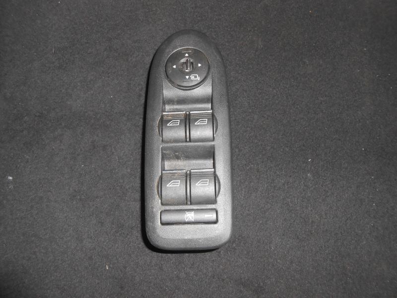 Interrupteur de leve vitre avant gauche FORD KUGA 1 Diesel - 1