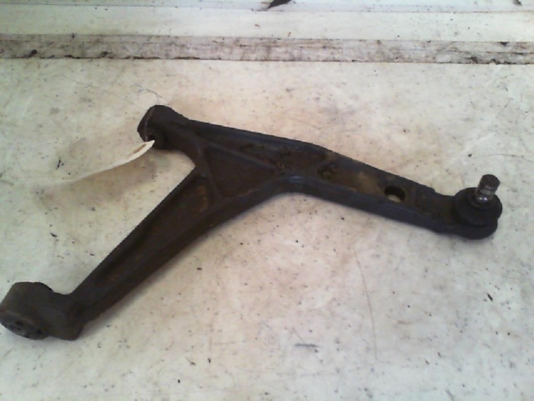 Triangolo anteriore sinistro PEUGEOT 205 PHASE 2 Diésel - 1