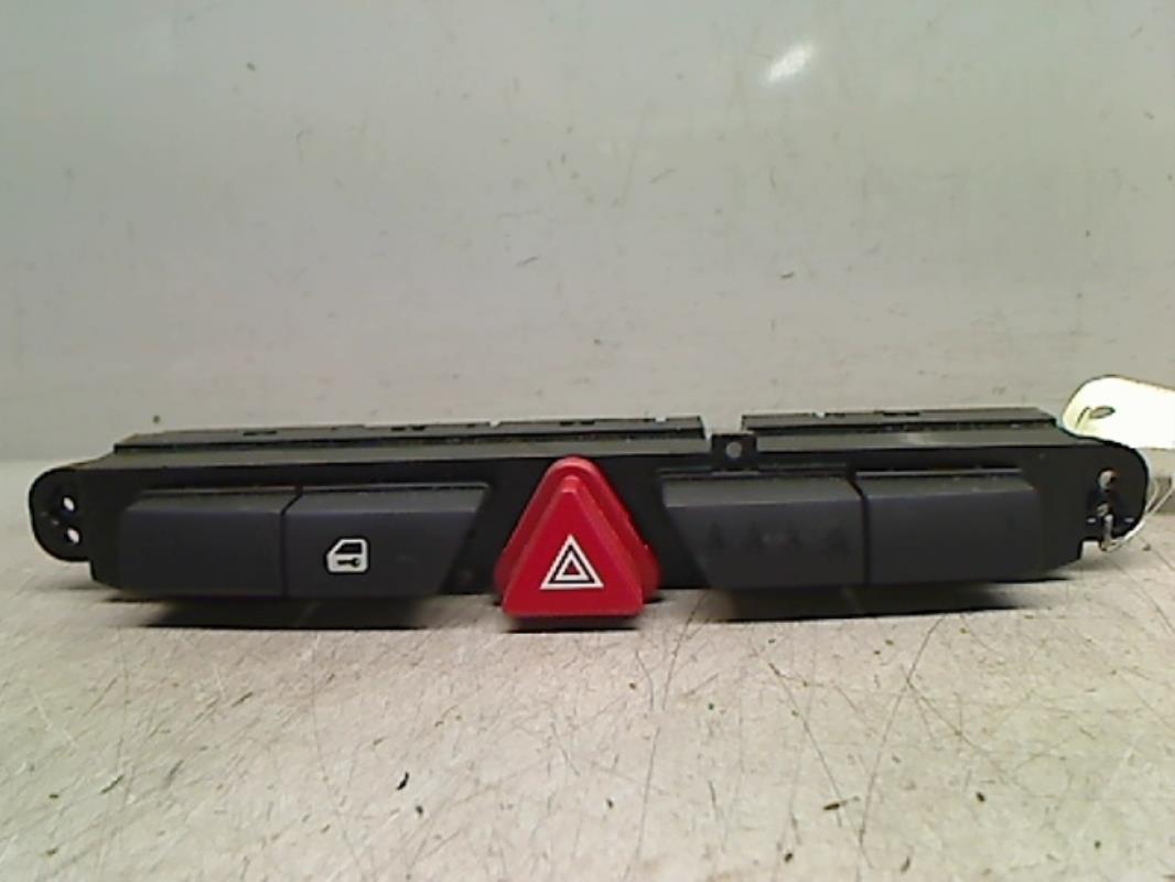 Bouton de warning KIA PRO-CEED 1 PHASE 1 Diesel - 1