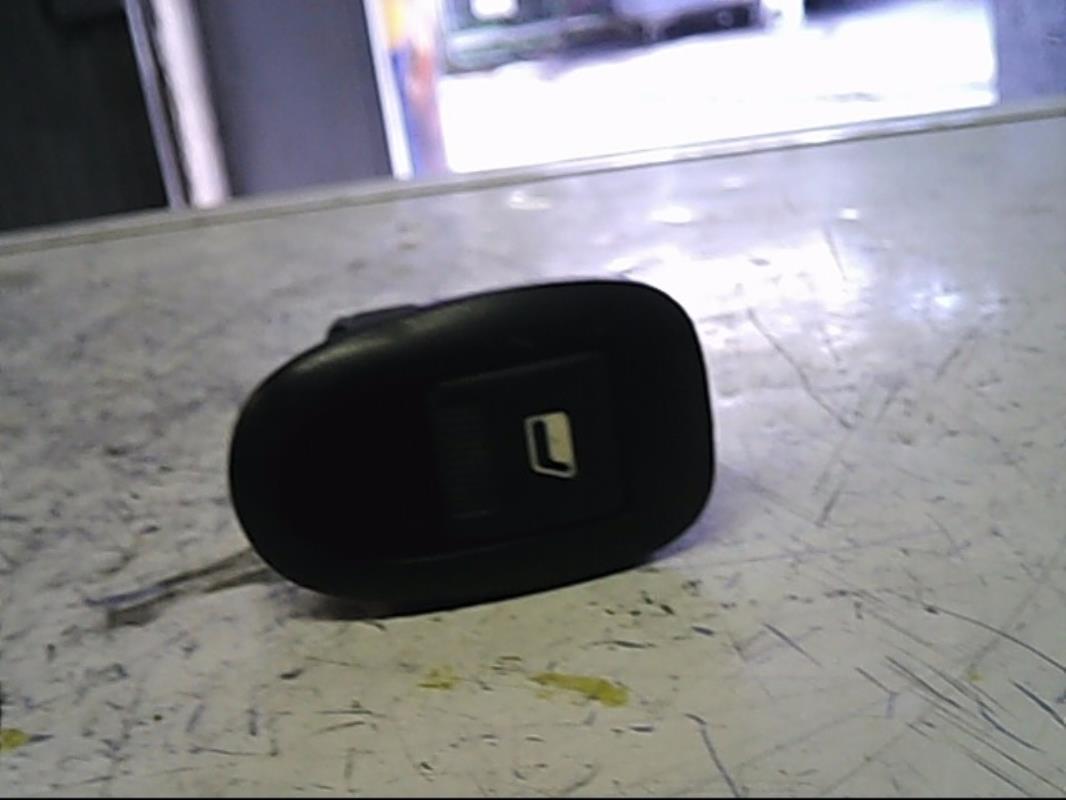 Interruttore lavacristalli posteriore sinistro CITROEN C3 PLURIEL PHASE 1 CABRIOLET Diésel - 1