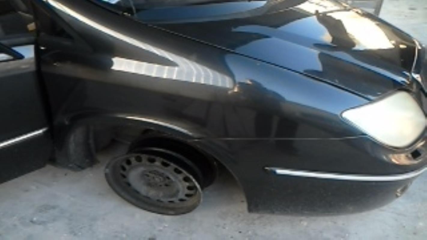 Aile avant droit LANCIA PHEDRA Diesel - 1