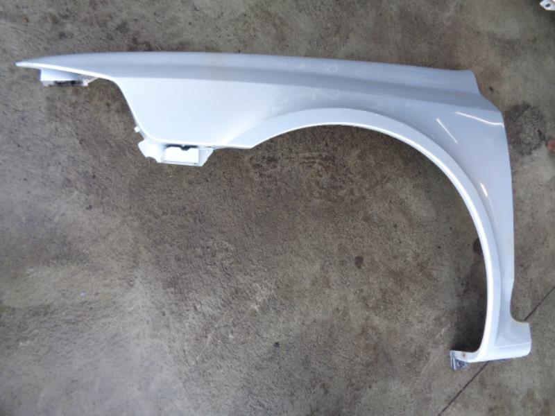 Aile avant gauche RENAULT LAGUNA 2 PHASE 1 BREAK Diesel - 1