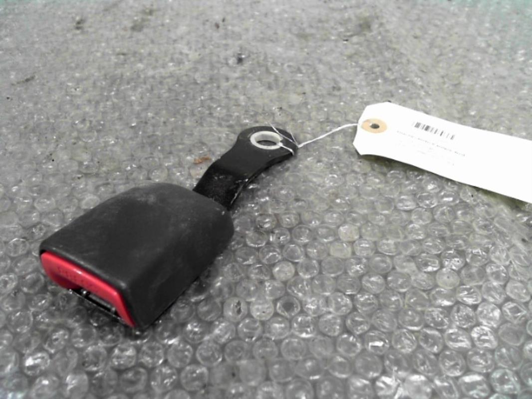 Aggancio cintura sicurezza posteriore destro TOYOTA COROLLA VERSO 2 PHASE 1 Diésel - 1