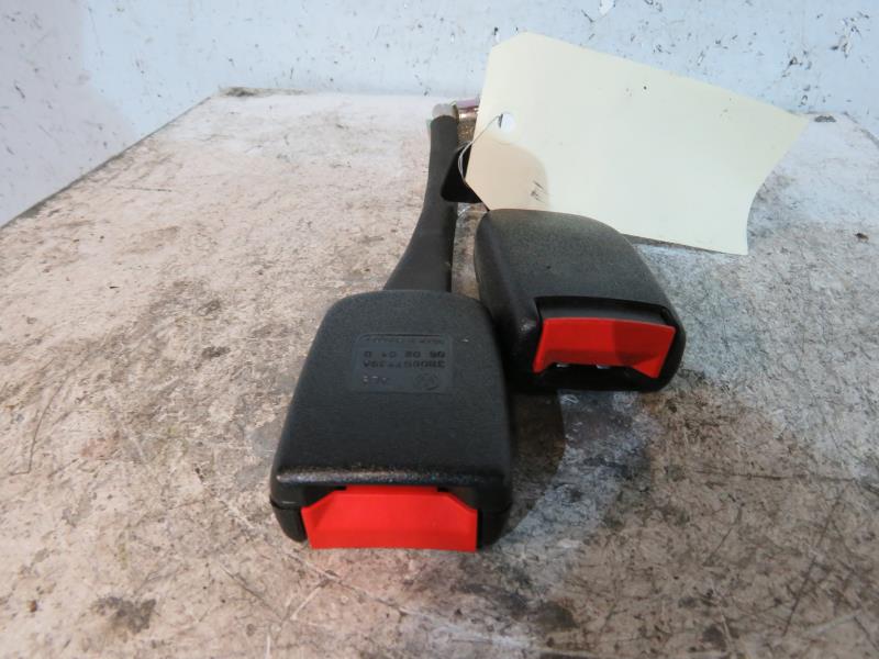Aggancio cintura sicurezza posteriore sinistro VOLKSWAGEN PASSAT 4 PHASE 2 BREAK Gasolina - 1