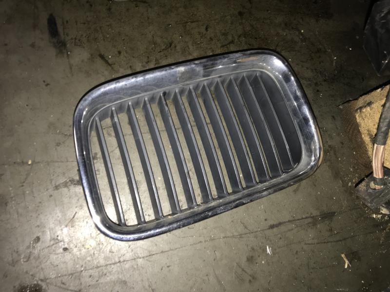 Griglia calandra sinistra BMW SERIE 3 (E36)  - 1