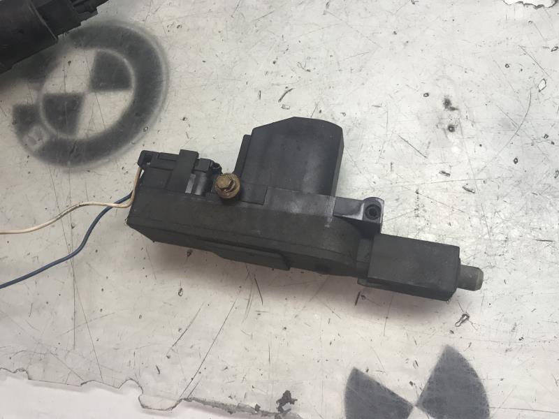 Actionneur verrou trappe d'essence BMW SERIE 5 E34  - 1