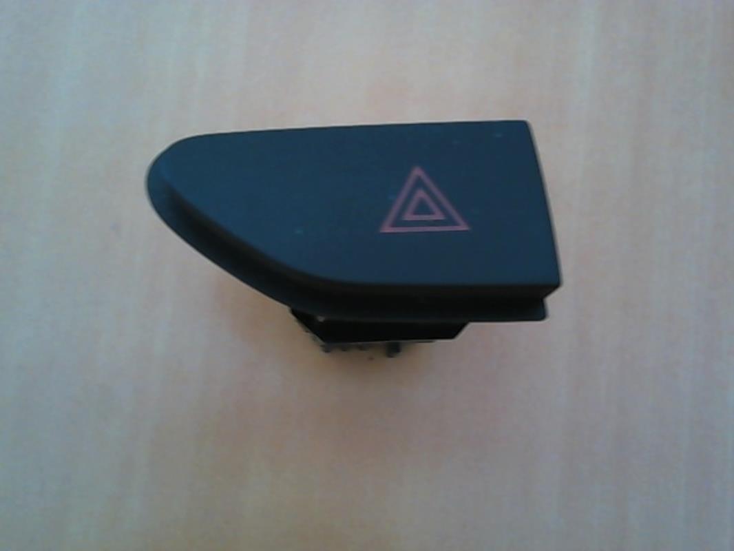 Bouton de warning RENAULT CLIO 4 PHASE 1 Diesel - 1