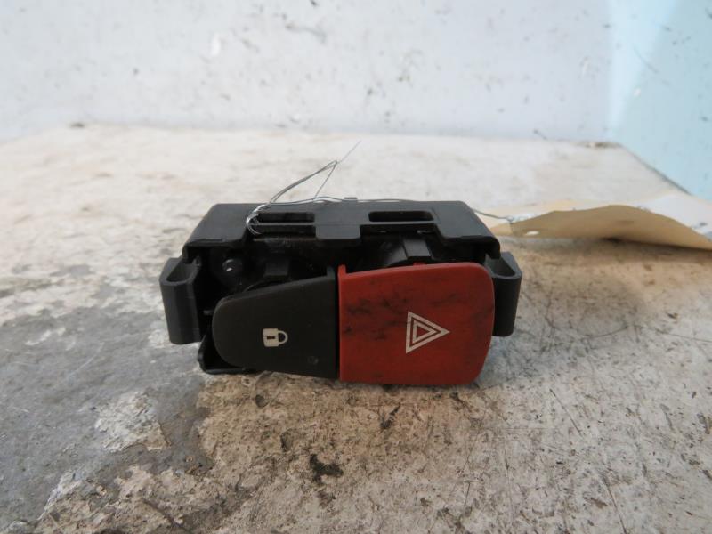 Bouton de warning RENAULT MEGANE 3 PHASE 1 Diesel - 1