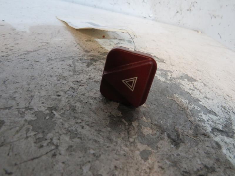 Bouton de warning PEUGEOT 1007 Diesel - 1