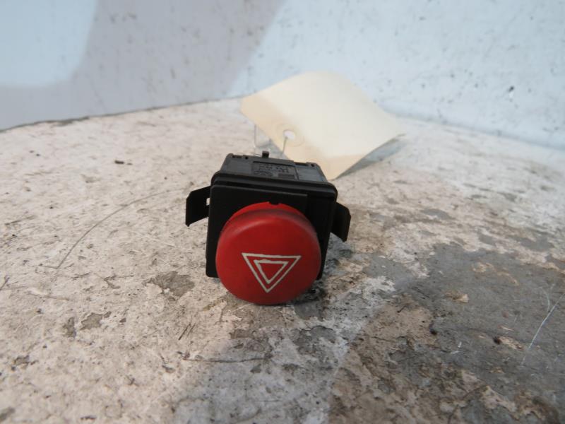 Bouton de warning SEAT IBIZA 3 PHASE 1 Diesel - 1