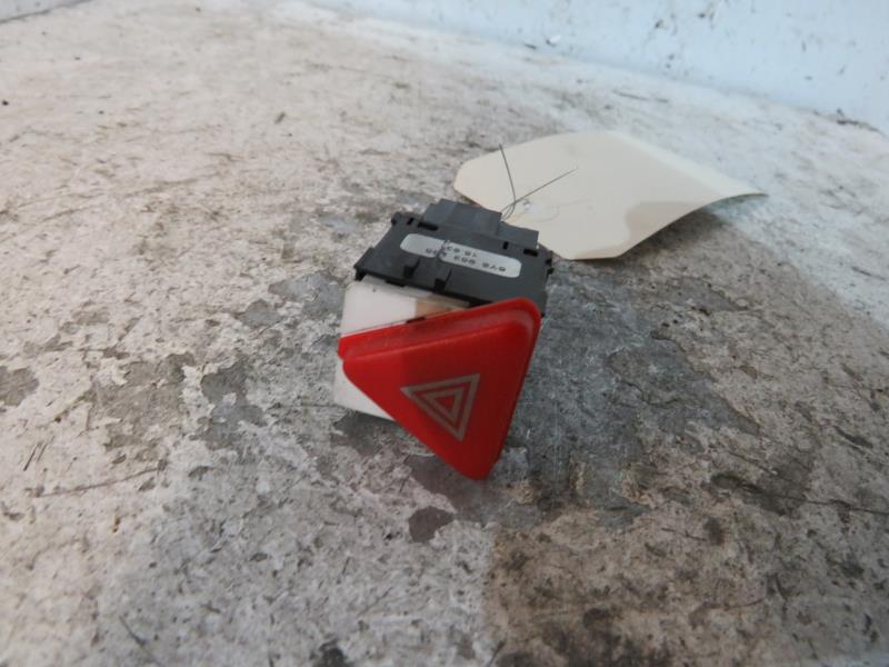 Bouton de warning SKODA FABIA 1 PHASE 1 Diesel - 1