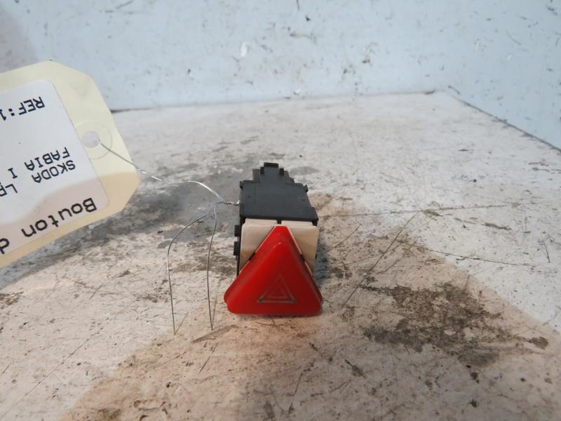 Bouton de warning SKODA FABIA 1 PHASE 1 BREAK Diesel - 1