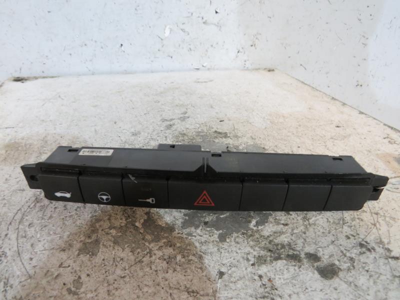 Interruttore luci emergenza FIAT GRANDE PUNTO Diésel - 1
